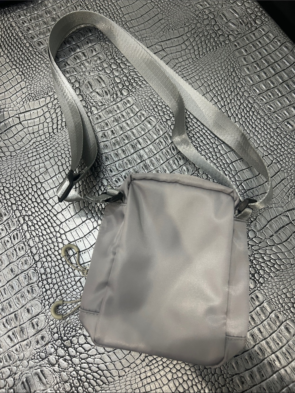 Gray Crossbody Travel Pouch - Women Bags BRAND NEW - Picture 2 of 4